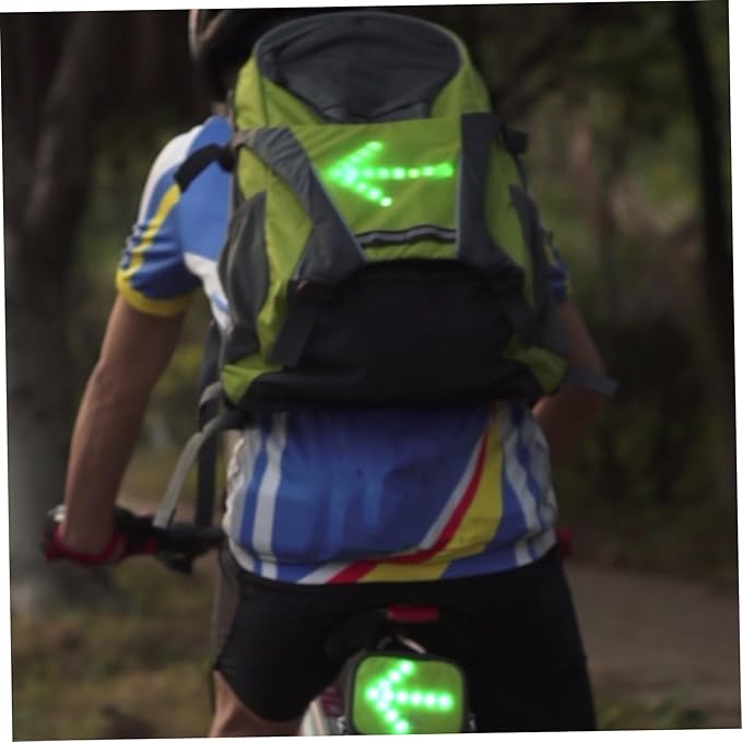 Mochila con luz led direccionales para ciclistas, motorizados y personas que se transportan en scooter